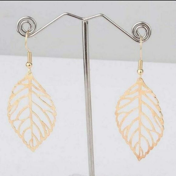 Bohemian Golden Leaves Dangle Earrings - Picture 3 of 4